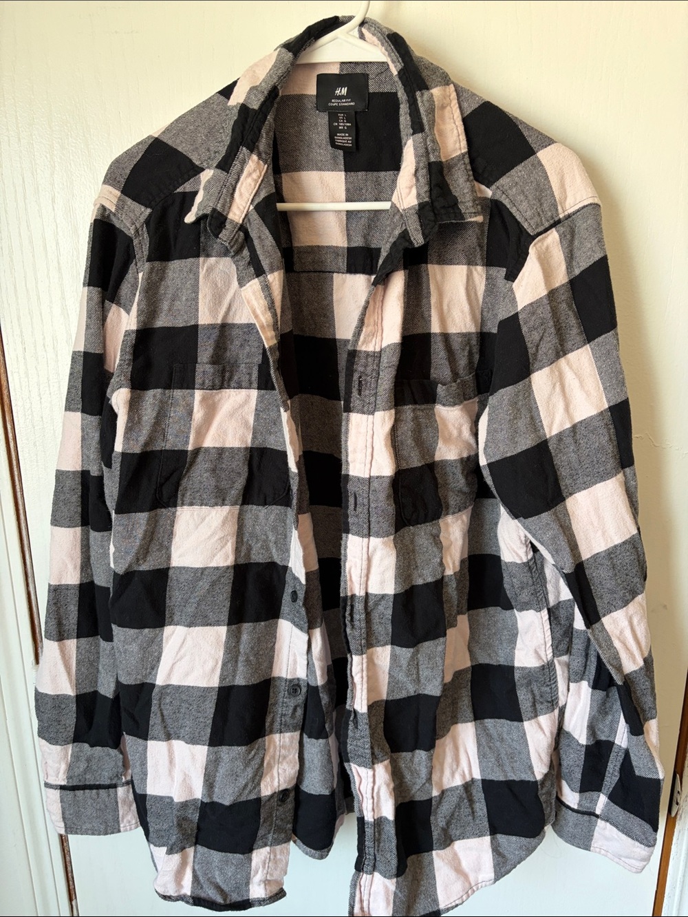 H&M Men's Black, Gray & Creamy Pink Buffalo Check Button-Down Shirt